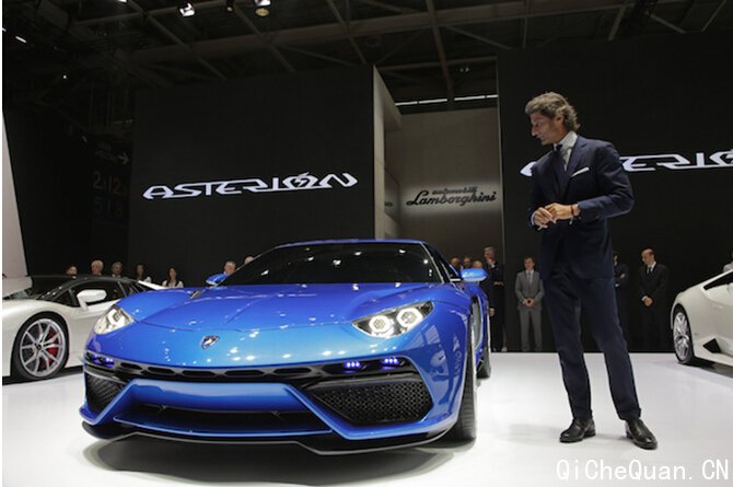 Macintosh HD:Users:anny:Documents:Lamborghini:=Retainer=:Press Release:20141002 Paris Motorshow:Photo:�ֳ���Ƭ:΢��ͼƬ:���������������޹�˾�ܲü���ϯִ�й�Stephan Winkelmann ����Asterion LPI 910-4.jpg