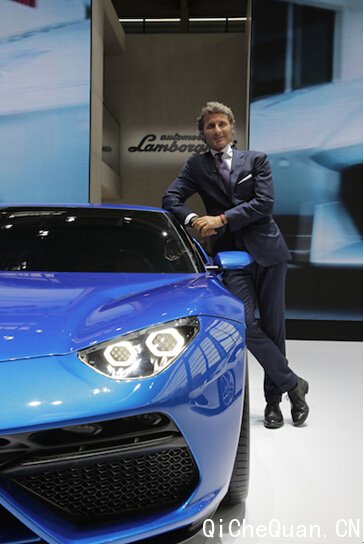 Macintosh HD:Users:anny:Documents:Lamborghini:=Retainer=:Press Release:20141002 Paris Motorshow:Photo:�ֳ���Ƭ:΢��ͼƬ:���������������޹�˾�ܲü���ϯִ�й�Stephan Winkelmann��ȫ�»�϶������Asterion LPI 910-4��Ӱ.jpg